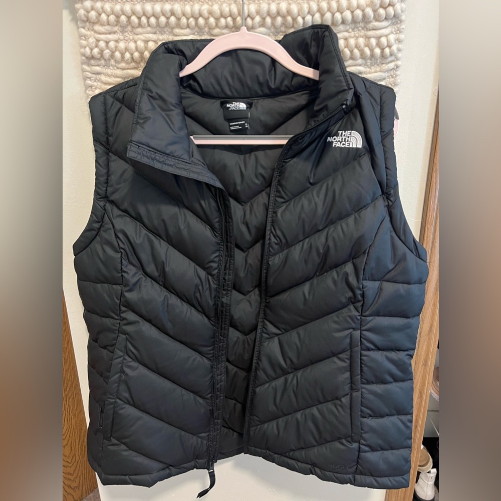 north face vest - black